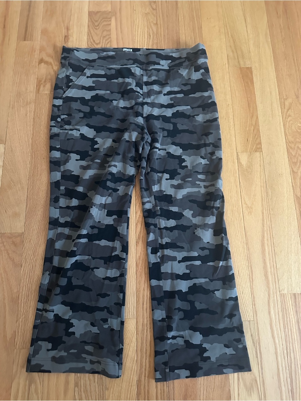 Duluth Trading Co Gray & Black Camouflage Boot Cut NOGA Pants